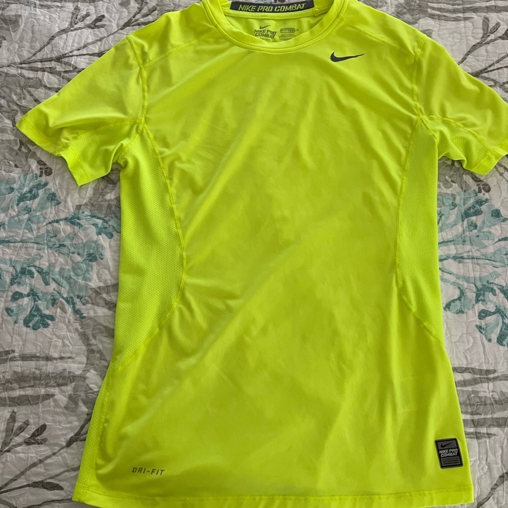 Nike Pro Combat Dri Fit Men’s Shirt Size M